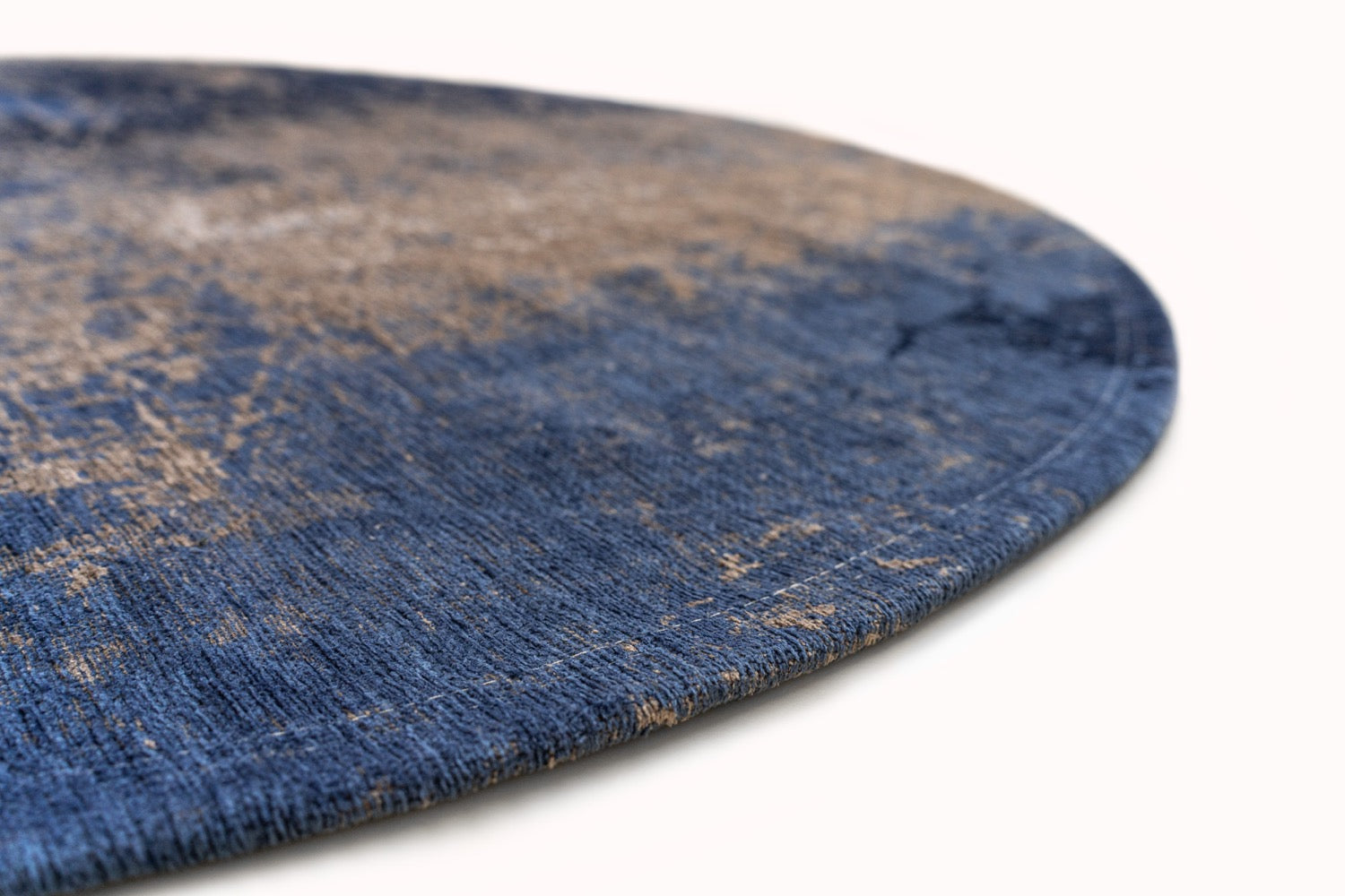 Louis de Poortere Mad Men Cracks Round Abyss Blue 8629