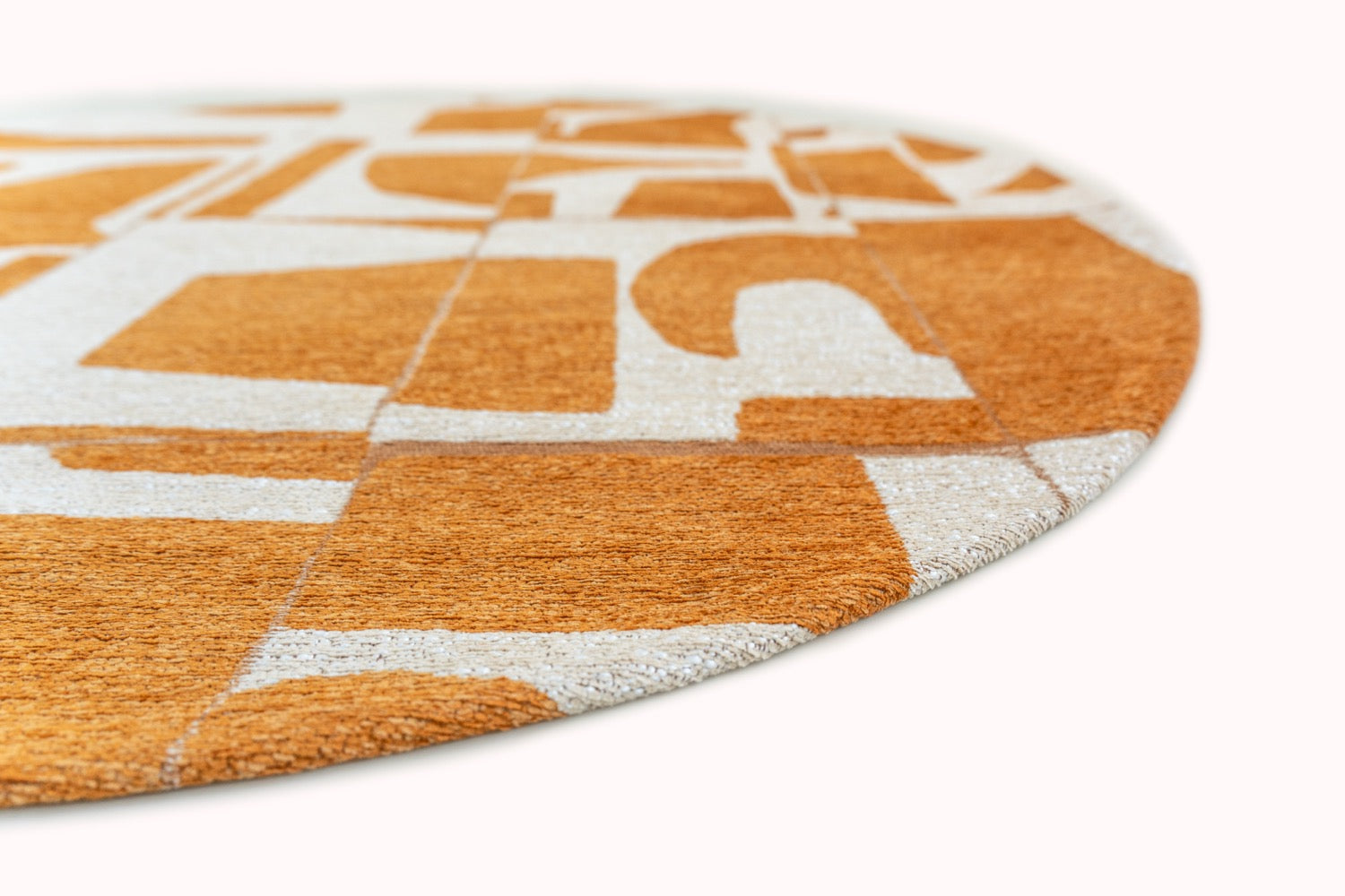 Louis de Poortere Craft Papercut Round Curry 9367