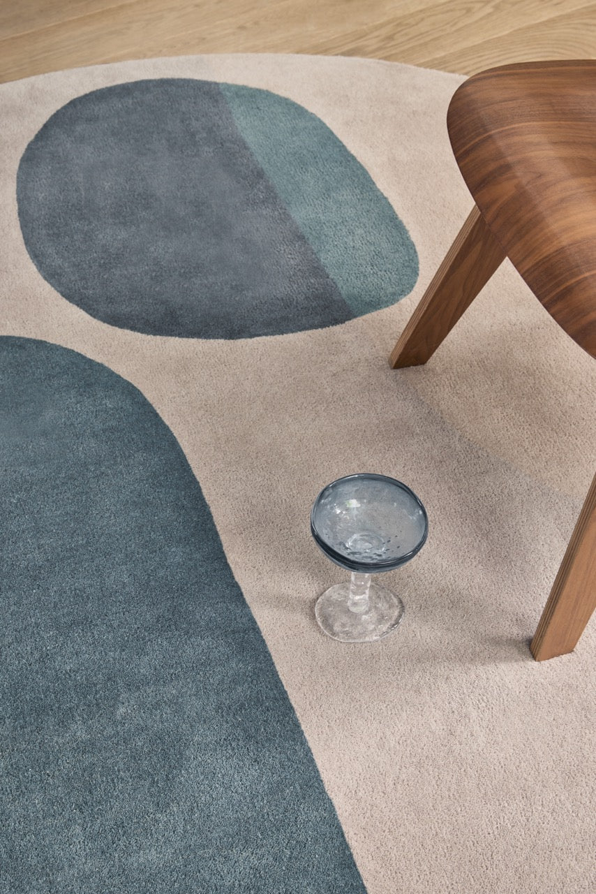 Tapis Brink & Campman Decor Miller Winter bleu pétrole, beige rosé et brun anthracite, dans un intérieur, deuxième vue
