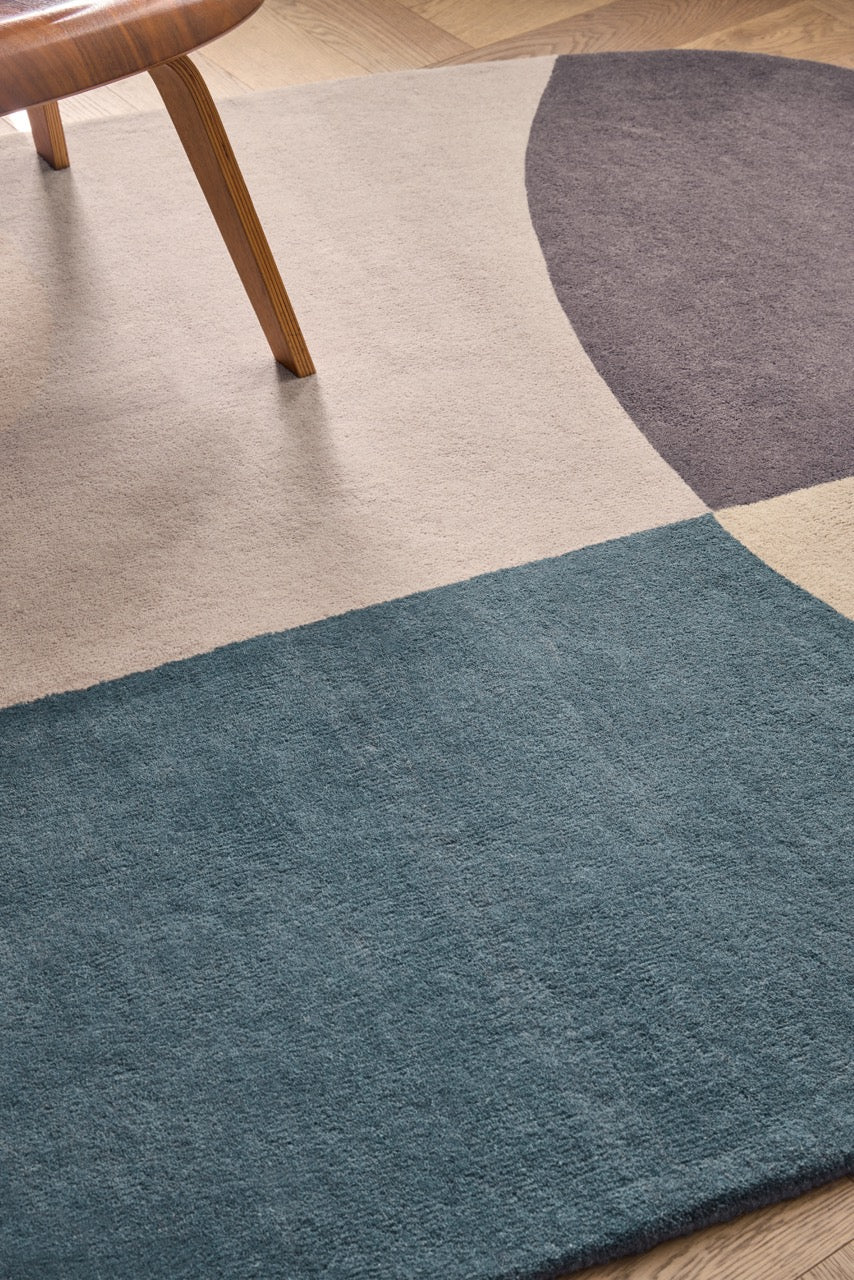 Tapis Brink & Campman Decor Miller Winter bleu pétrole, beige rosé et brun anthracite, dans un intérieur, troisième vue
