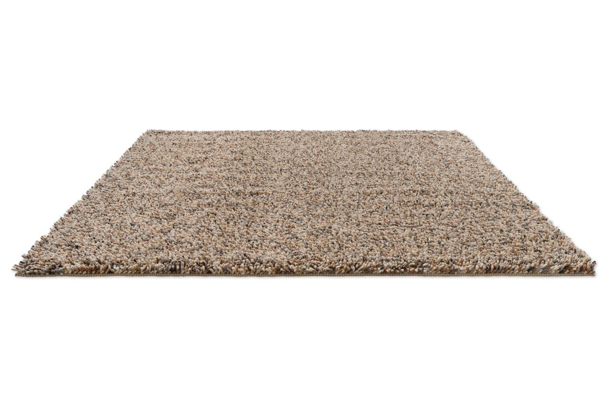 Tapis Brink & Campman Loom Natural beige et crème moucheté de gris et d'anthracite, vue en perspective