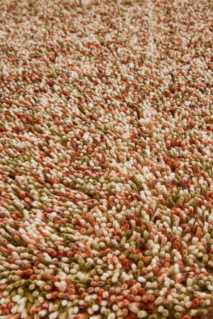 Tapis Brink & Campman Loom Pumpkin orange potiron, corail et vert olive, dans un intérieur, troisième vue