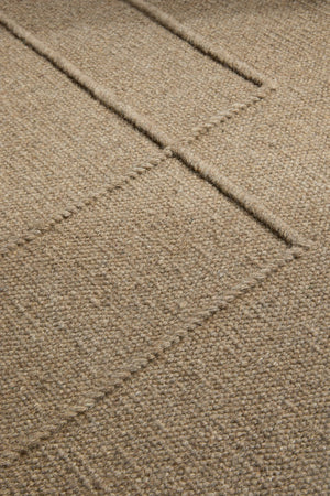 Tapis Brink & Campman Senso Level Fur Brown brun camel aux deux rectangles en relief, dans un intérieur, deuxième vue
