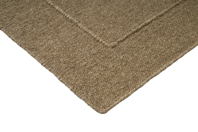 Tapis Brink & Campman Senso Planes Fur Brown, détail de l'angle et du tissage