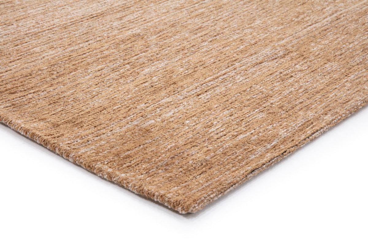 Tapis Acsento Moonshadow Noisette, détail de l'angle et du poil