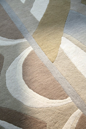 Tapis Harlequin Atelier Pebble pierre, taupe et gris tourterelle, dans un intérieur, troisième vue