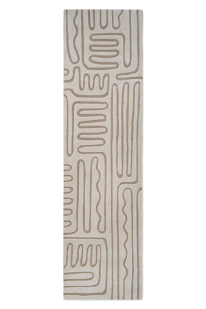 Tapis de couloir Harlequin Hollow Pebble ivoire aux lignes grège, vue de dessus