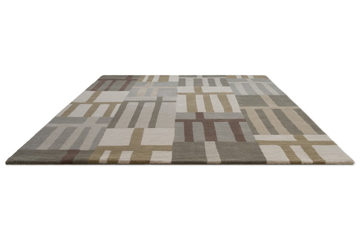 Tapis Harlequin Monolith Sandstone gris sauge, sable et ivoire, vue en perspective