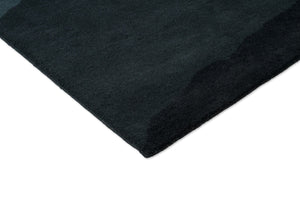 Tapis Harlequin Sedimentary Midnight, détail de l'angle et du poil