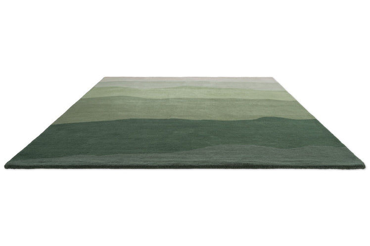 Tapis Harlequin Sedimentary Pine vert sapin et sauge, vue en perspective