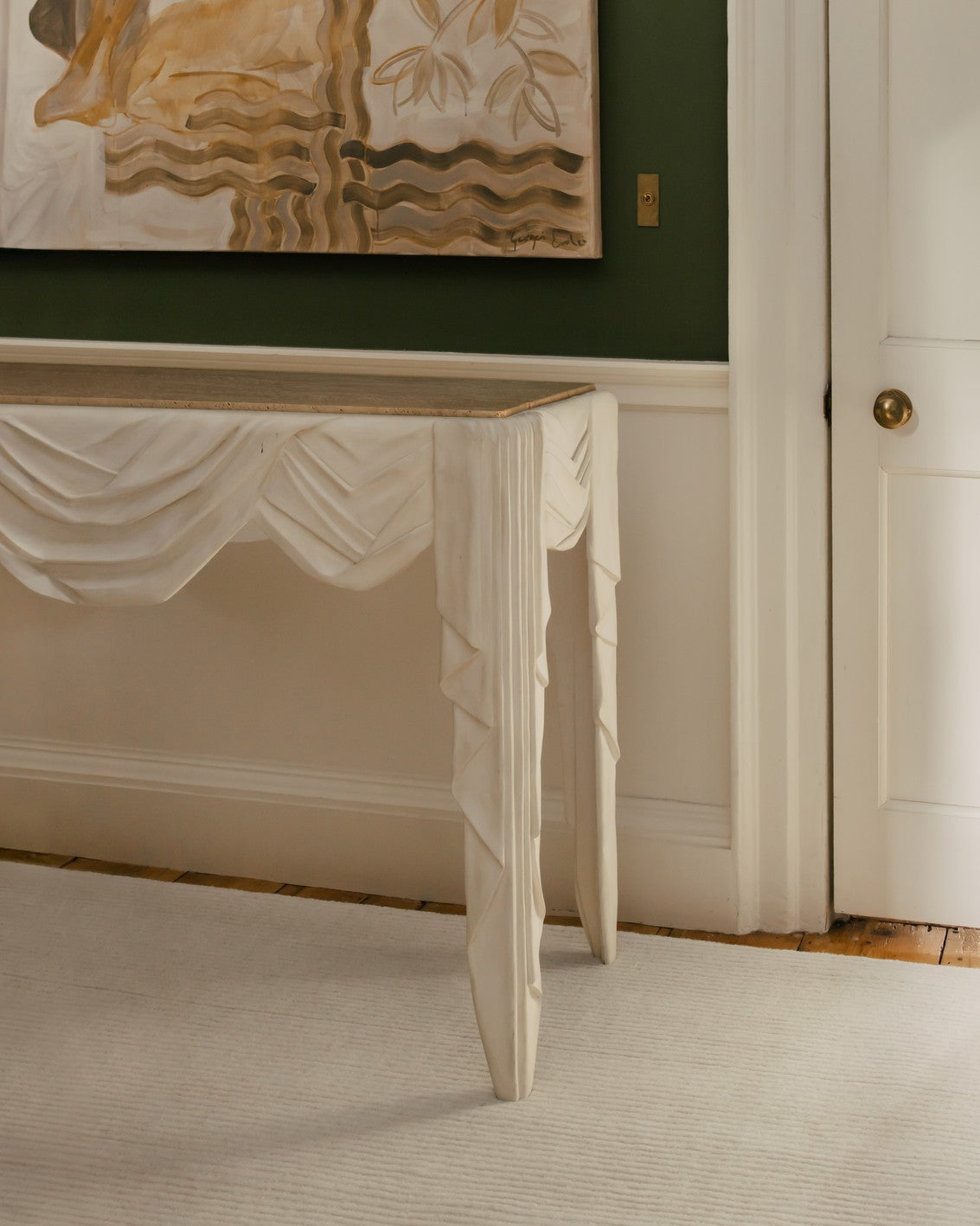 Tapis laine beige Layered Drift Wool Light Oatmeal, dans un intérieur