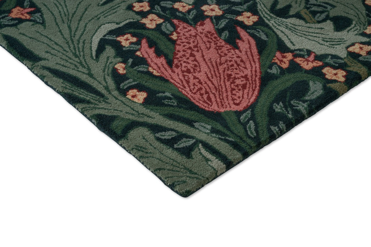 Tapis Morris & Co Lent Lily Indigo Madder, détail de l'angle et du poil