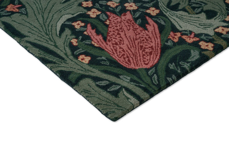 Tapis Morris & Co Lent Lily Indigo Madder, détail de l'angle et du poil