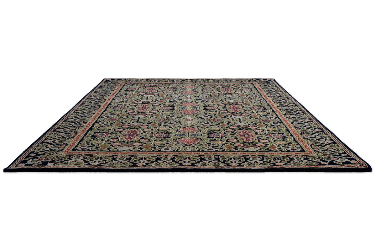 Tapis Morris & Co Wilton Weave Indigo indigo, vert olive et rose, vue en perspective