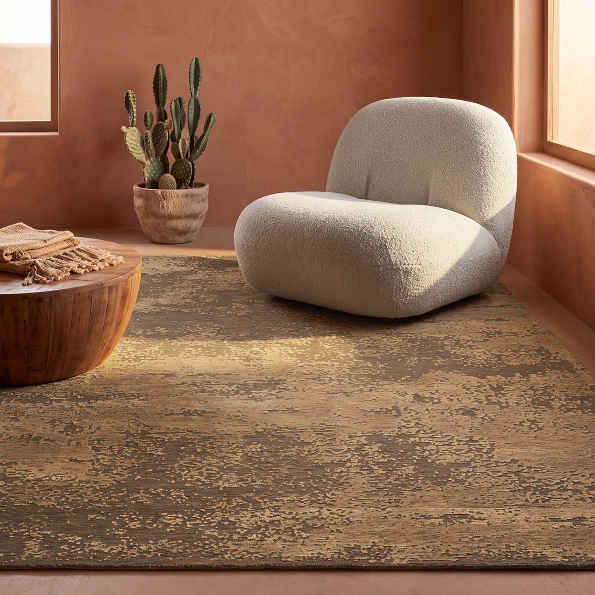 Tapis Acsento Laguna Bronze brun bronze moucheté de sable, dans un intérieur