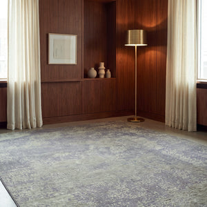 Tapis Acsento Laguna Green vert mousse sur gris anthracite, dans un intérieur