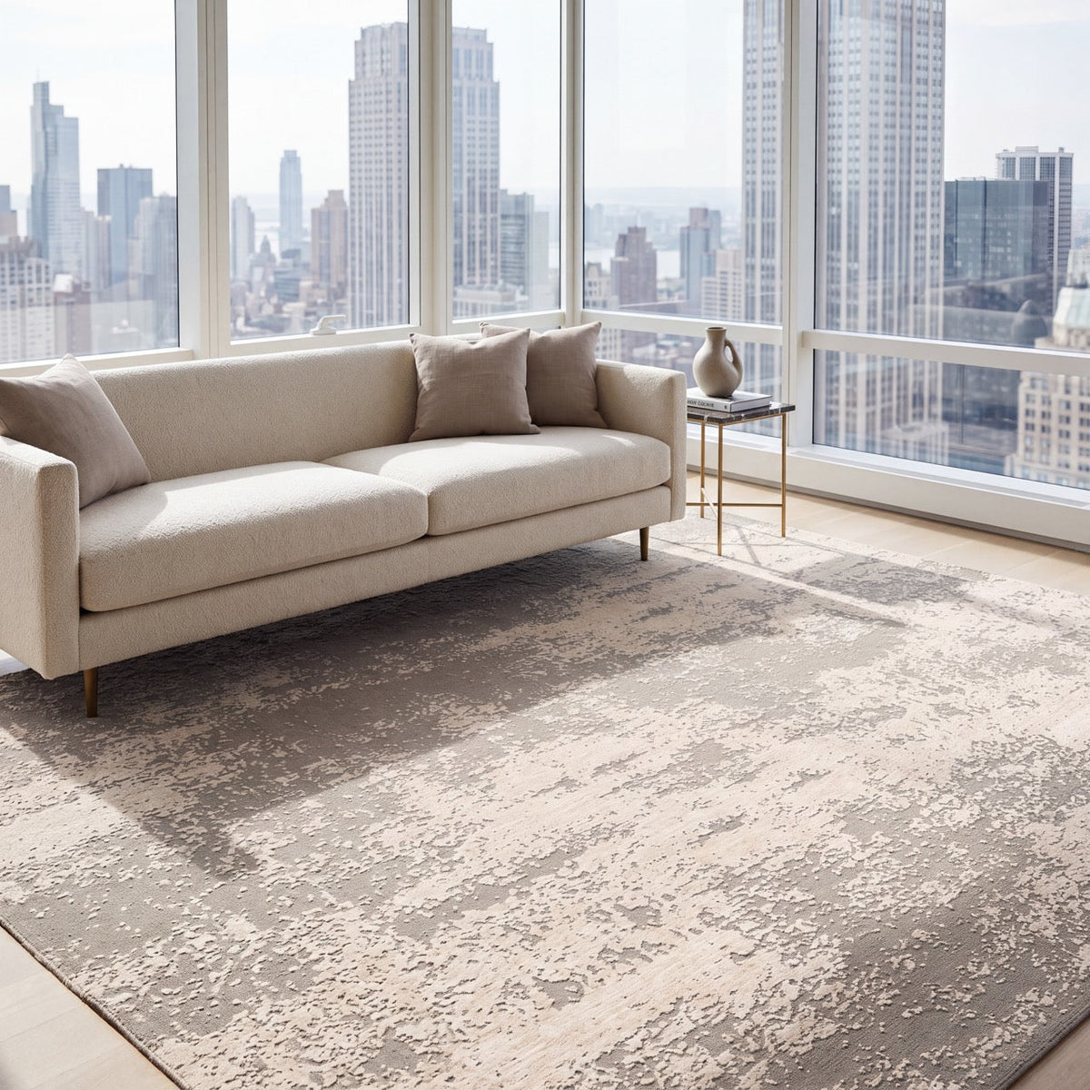 Tapis Acsento Laguna Beige beige et grège moucheté d'ivoire, dans un intérieur