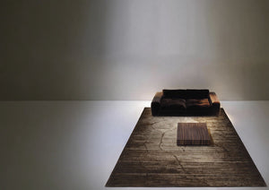 Tapis Acsento Moonshadow Chocolate marron foncé dégradé du chocolat au champagne, dans un intérieur