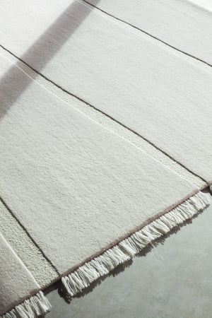 Massimo Atoll Cream tapis tufté en laine, détail du coin