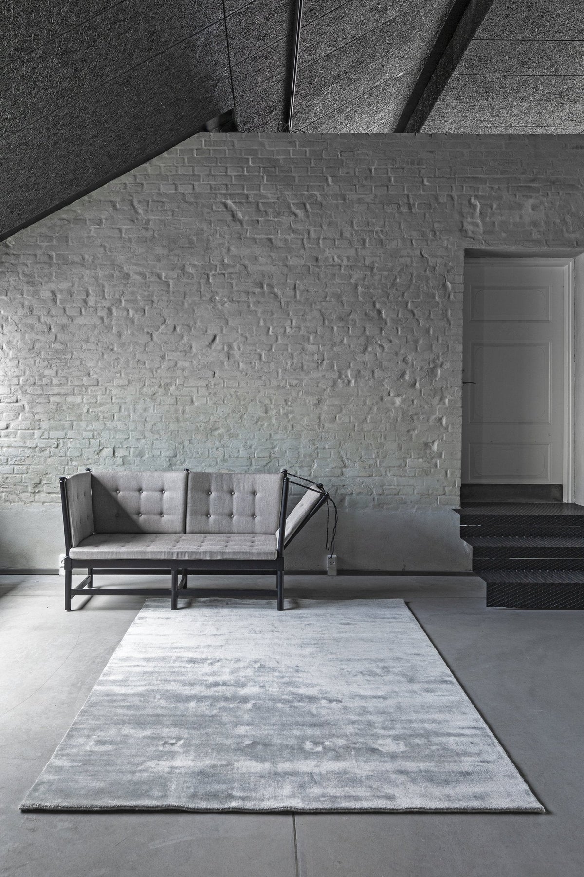 Massimo Earth Bamboo Concrete Grey tapis, dans un intérieur