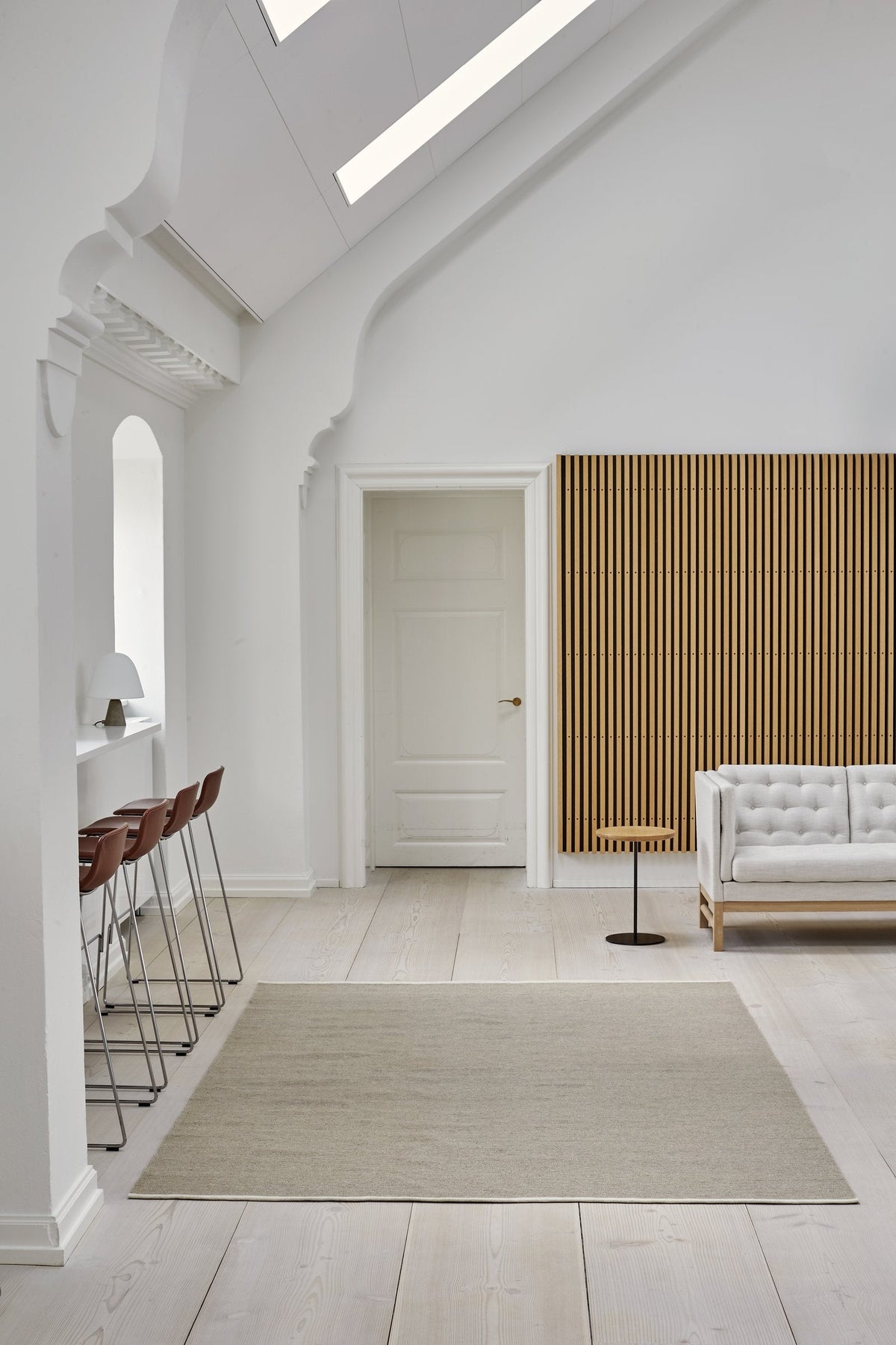 Massimo Escape Kelim Muscat tapis taupe, dans un intérieur