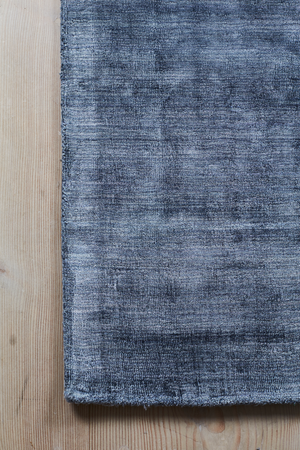 Massimo Karma Washed Blue tapis bleu délavé, détail du coin