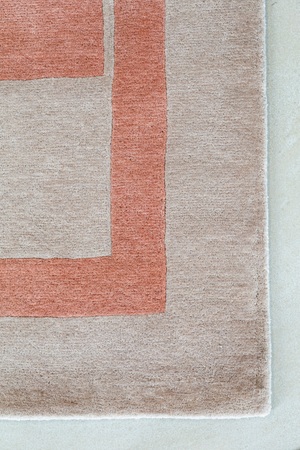 Massimo Structures Fragment 3 tapis rose, détail du coin