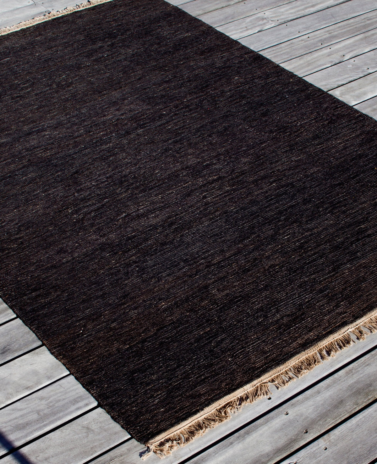 Massimo Sumace Black tapis en jute, vue en perspective