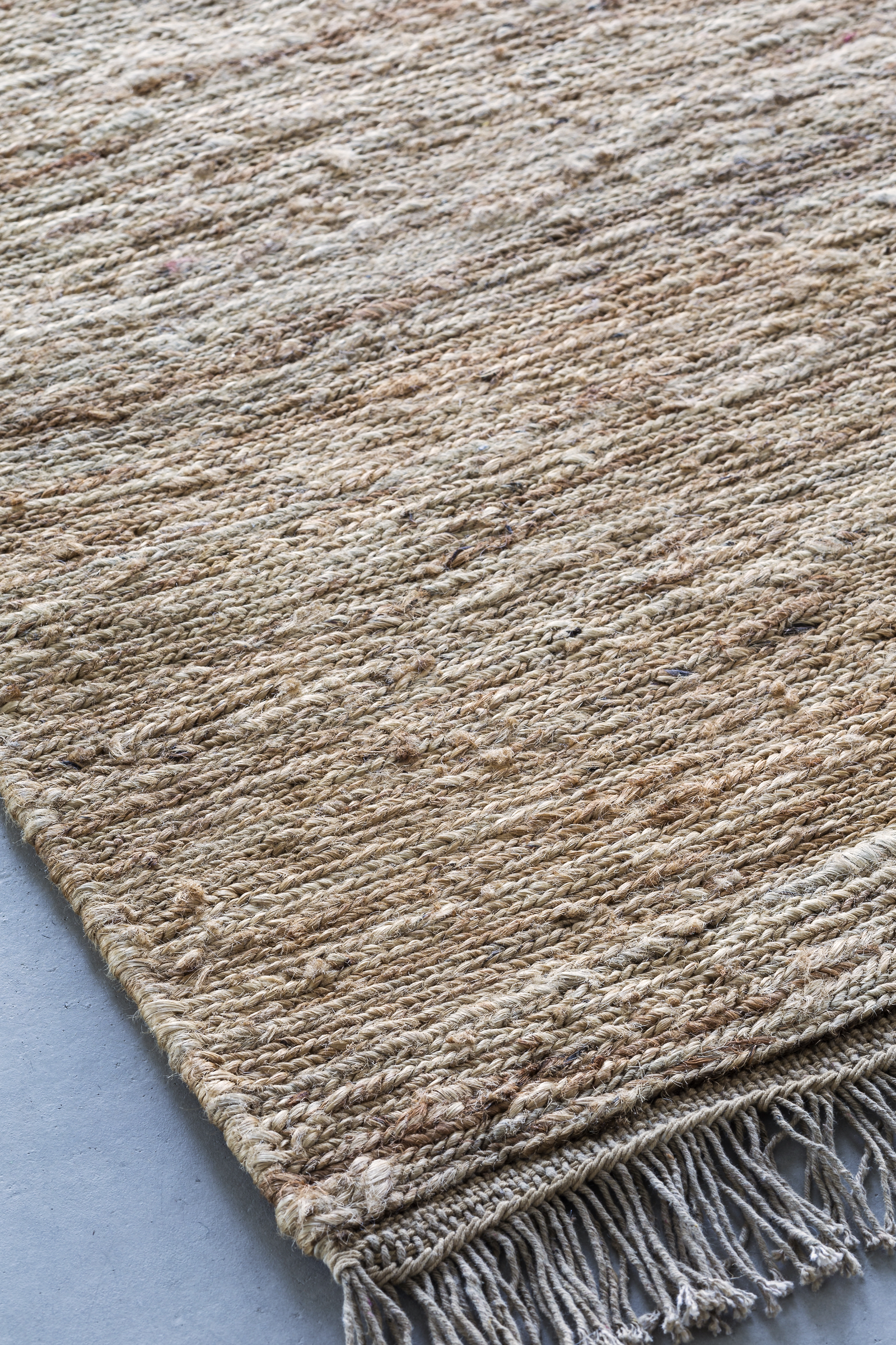 Massimo Sumace Natural tapis en jute, vue en perspective